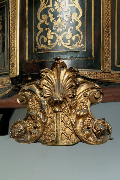 Detail van een Louis XIV commode (ormolu, messing, schildpad en ebbenhout boulle) door Nicholas Sageot