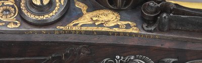 (detail) Een van een paar zilver-gemonteerde getrokken vuursteenpistolen, Versailles, 1825 door Nicolas Noel Boutet