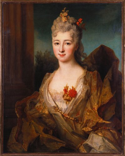 Portret van een Dame, Halflang, in een Wit en Goud Geborduurde Jurk, met Bloemen in Haar Haar door Nicolas de Largillière