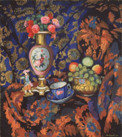 Stilleven met porselein en bloemen, 1913 door Nikolai Semyonovich Zaytsev