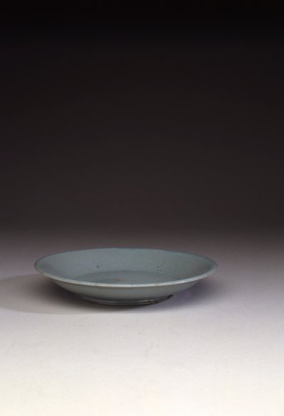 Zeldzaam Ruyao ondiep gerecht door Northern Song Dynasty Chinese School