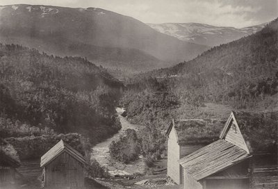 Kijkend naar het oosten vanaf het Stalheim Hotel door Norwegian Photographer