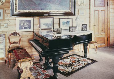 Interieur van de woonkamer in het huis van Edvard Grieg door Norwegian School
