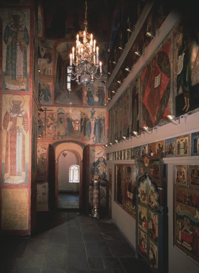 Interieur met de iconostase in de Sint-Robe Kerk in het Kremlin van Moskou, 1627 door Old Russian Architecture