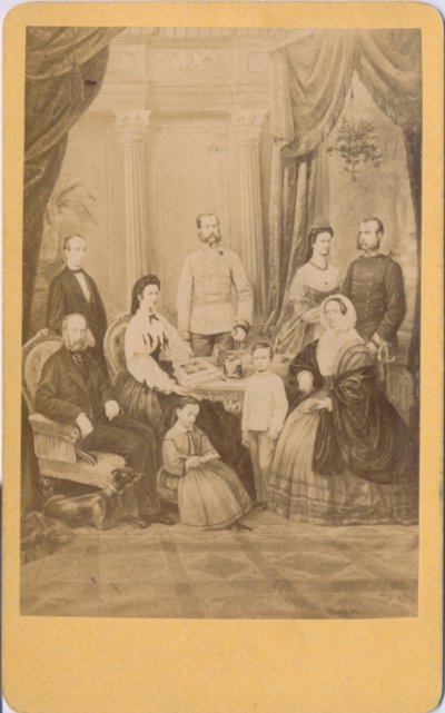 Frans Jozef I en Elisabeth van Oostenrijk en hun keizerlijke familie (afbeelding) door Oprawil & Co.