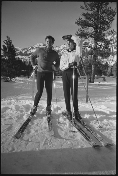 Janet Leigh en Tony Curtis op ski