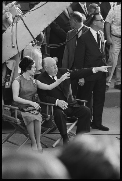Prinses Margaret en Alfred Hitchcock op de set van 