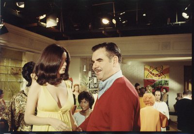 Russ Meyer en cast op de set van 
