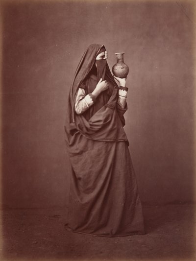 Portret van een Egyptische vrouw,c. 1870 (foto) door Otto Schoefft