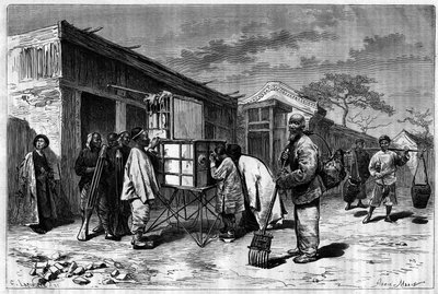 Activiteit in de straten van Peking (Beijing), met een diorama uit de 19e eeuw. Gravure naar een tekening van Sellier, naar een foto van Thomson, in 