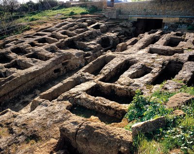 Ruïnes van de christelijke necropolis in de vallei van de Tempels, 4e tot 5e eeuw. Agrigento, Sicilië, Italië door Paleo Christian