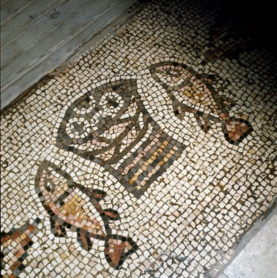 Het wonder van de vissen en broden, mozaïek 4e of 5e eeuw door Paleo Christian
