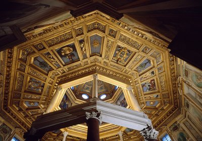 Gezicht op het gewelf binnen de Paleochristelijke doopkapel van San Giovanni in Laterano door Paleo Christian
