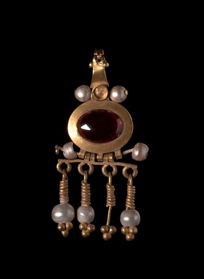 Hanger Oorbel, 1-200 door Parthian