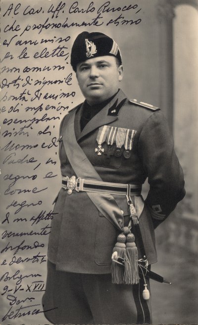 Album "MVSN- Zwarthemden": Centurion van de Militie in volledig uniform, 05/1939 door Pasquini Pasquini