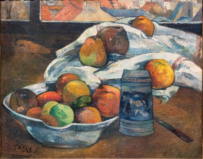 Kom met fruit en een bierpul voor een raam, ca. 1890 door Paul Gauguin