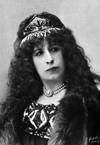 Aimee Tessandier (geb. 1851), Franse actrice en zangeres, gefotografeerd door Paul Nadar tussen 1890 en 1905, uit de collectie Felix Potin, 500 hedendaagse beroemdheden, Opera zangers en dramatisch Frankrijk door Paul Nadar