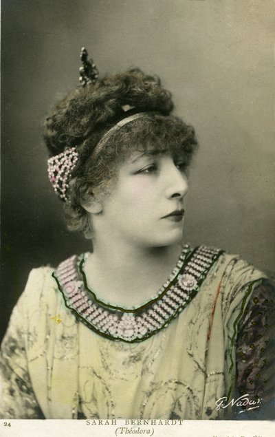 Henriette Rosine Bernard alias Sarah Bernhardt (1844-1923) als "Théodora", toneelstuk door Victorien Sardou, in 1884 door Paul Nadar