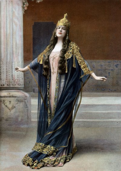 Operazangeres Lucy Arbell (1882-1947) als koningin Amahelli in opera "Bacchus", Parijs, foto Nadar uit Franse krant "Le Theatre" jul 1909 door Paul Nadar