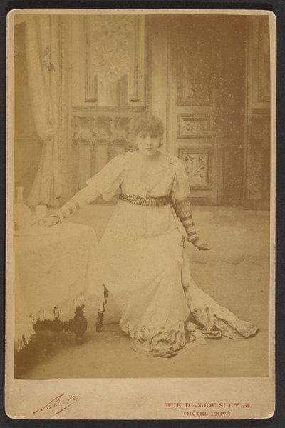 Sarah Bernhardt als Floria in La Tosca door Paul Nadar