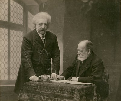 [Twee mannen in interieur, waarschijnlijk René Thorel en Hollman]. door Paul Nadar