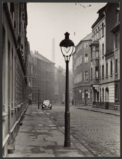 [Lege straat]. door Paul Wolff