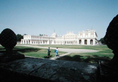 Het Koninklijk Paleis en tuinen, herbouwd vanaf 1715 door Pedro Caro Idrogo