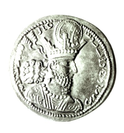 Voorzijde van een munt met profiel van Shapur II (310-79) door Persian School
