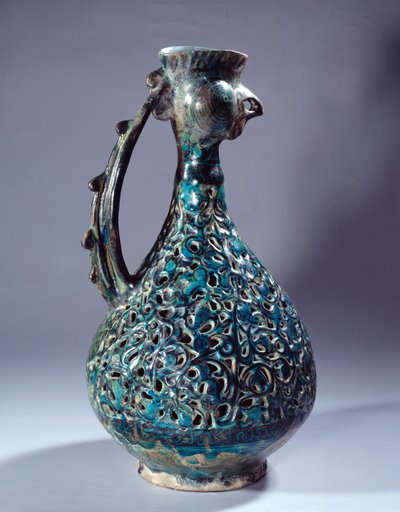 Perzische kunst: keramiek aquamarijn met hanenkop en decoraties geïnspireerd door de Waq Waq boom. Uit Kashan. 13e eeuw Parijs, Louvre Museum door Persian School