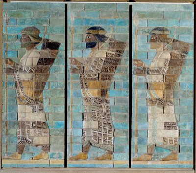 De fries van de boogschutters, uit het paleis van Darius I, koning van Perzië, in Susa door Persian School