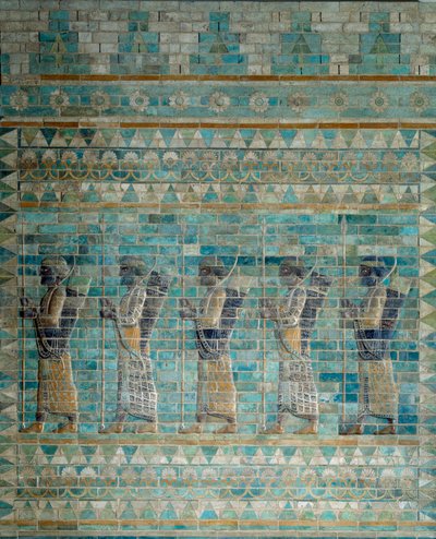 De fries van de boogschutters, uit het paleis van Darius I, koning van Perzië, in Susa door Persian School