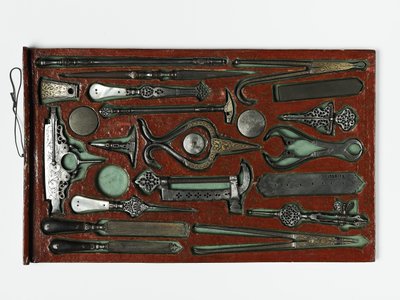 Gereedschapskist die de Heilige Familie afbeeldt, ca. 1830 door Persian School