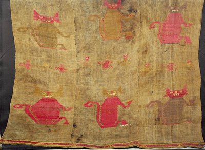 Peruaanse lijkwade; katoen en vicuña gebrocheerd in gekleurde wol, pre-conquest (15e eeuw) door Peruvian School