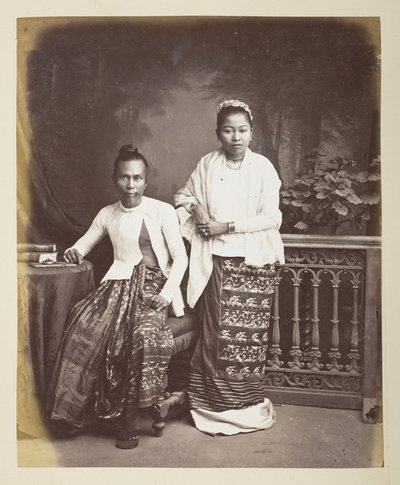 Portret van een Birmaanse man en vrouw, Fotograaf: Klier, Philip Adolphe Gladstone Collectie door Philip Adolphe Klier