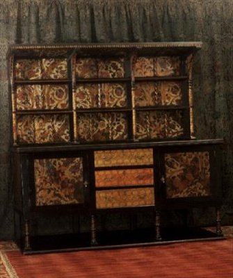 Dressoir met decoratieve panelen, ca. 1892 door Philip Webb