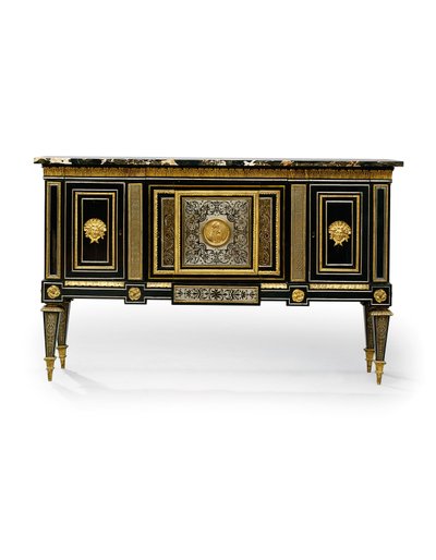 Een Louis XVI meubel d