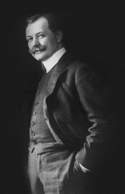 Portret van de componist Franz Lehár 1870-1948 door Photo studio E. Bieber.