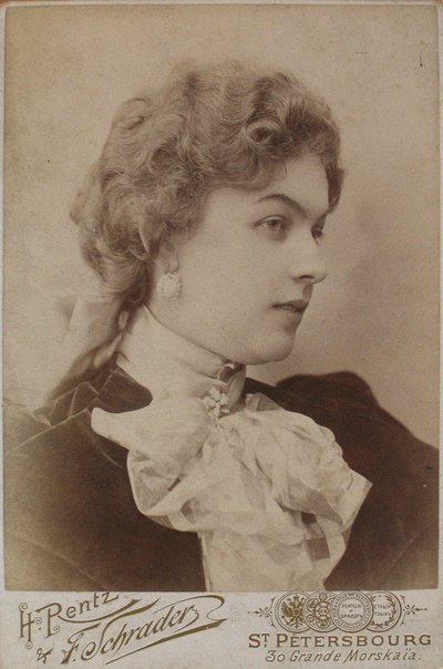 Anastasya Dmitrievna Vyaltseva 1871-1913, Midden jaren 1890 door Photo studio H. Rentz and F.