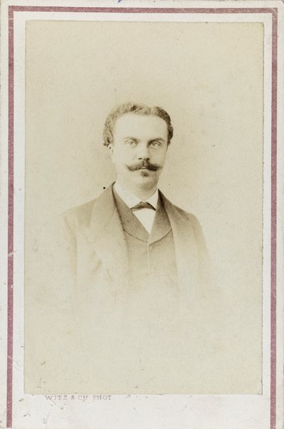 Portret van Guy de Maupassant door Photo studio Witz and Cie.