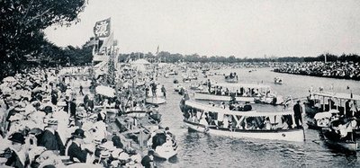 Henley on the Yarra, Melbourne, Victoria, c.1904, uit Under the Southern Cross - Glimpses of Australia, uitgegeven door Department of External Affairs, Melbourne door Photographer Australian