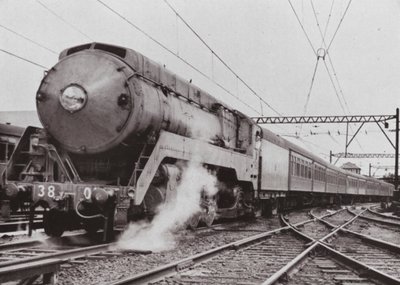 Een van de nieuwste locomotieven die de beroemde Sydney-Newcastle "Flyer" trekt door Photographer Australian