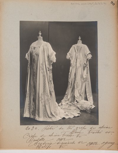 Albumblad: House of Worth, Baljurk door Photographer French