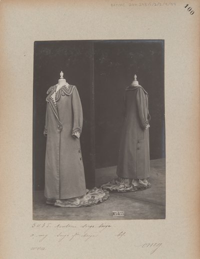 Albumblad: House of Worth, Jas door Photographer French