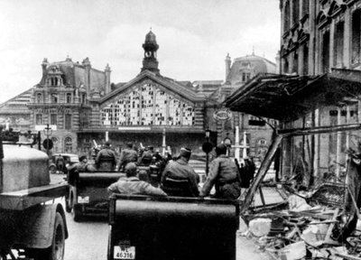 Duitse soldaten op station Lille door Photographer French