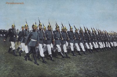 Duitse infanteriesoldaten marcheren op parade door Photographer German