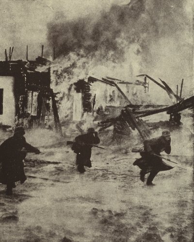 Duitse soldaten die door de brandende ruïnes van Rotterdam trekken na het bombardement door de Luftwaffe, Tweede Wereldoorlog, mei 1940 (zwart-wit foto) door Photographer German