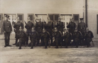 Groep Duitse legerinfanteriesoldaten (zw/w foto) door Photographer German
