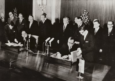 Op 26 mei 1972 werd het Verkeersverdrag, het eerste staatsverdrag tussen de Duitse Democratische Republiek en de Bondsrepubliek Duitsland, ondertekend in de DDR-hoofdstad Berlijn door Photographer German
