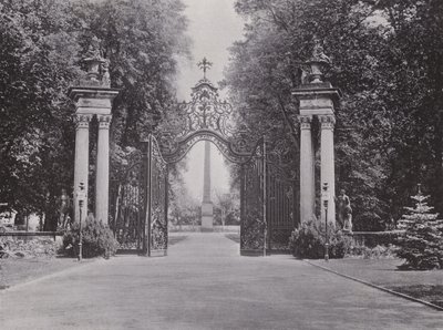 Potsdam, Ingang naar het Park van Sanssouci (zw/w foto) door Photographer German