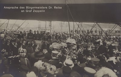Toespraak van burgemeester Dr. Reike aan Duitse luchtschipbouwer Graaf Ferdinand von Zeppelin door Photographer German